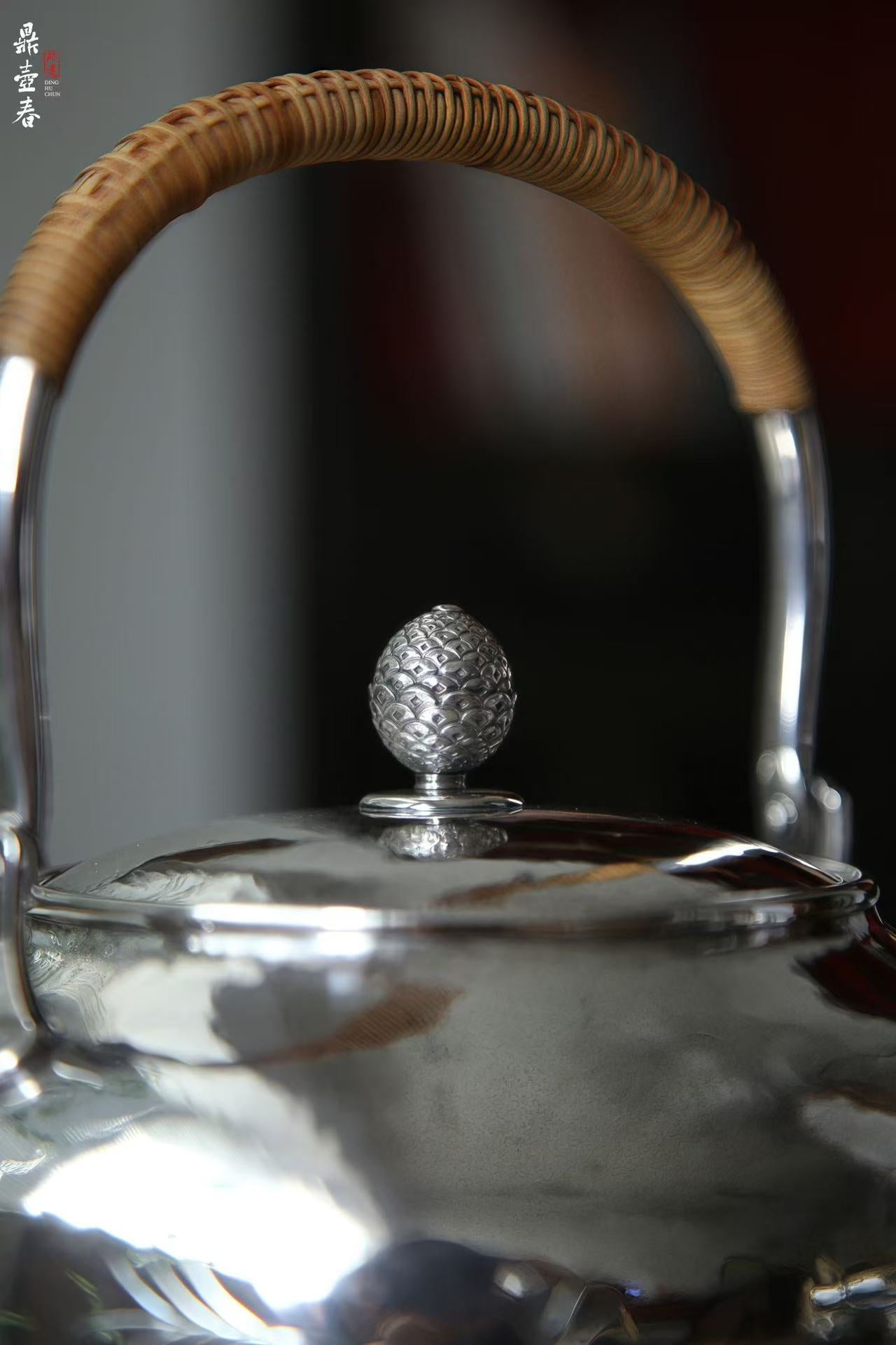 Purified Abundance Silver Kettle with Lucky Ingrains